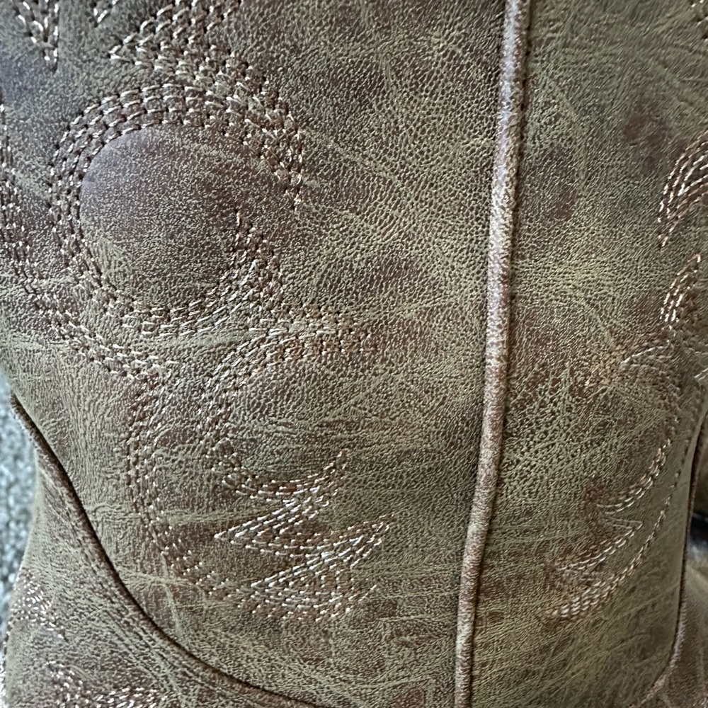 NEW Roper Riley Women's Tan Embroidered Snip Toe Western Boots Size 8 - Picture 7 of 15